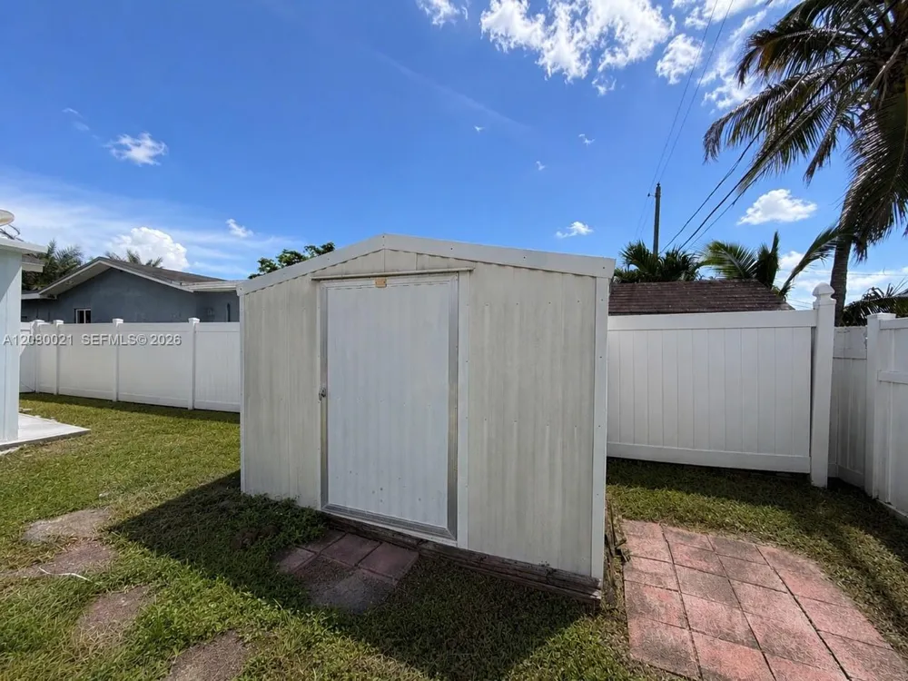 11700 NW 33rd St Sunrise, FL 33323