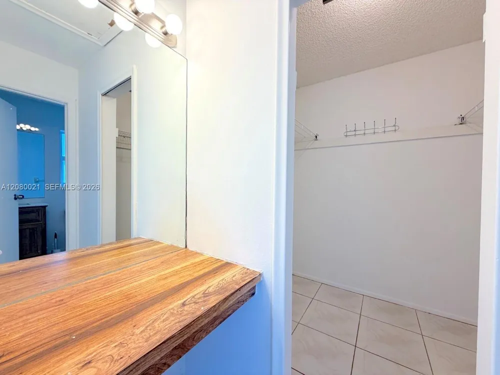 11700 NW 33rd St Sunrise, FL 33323