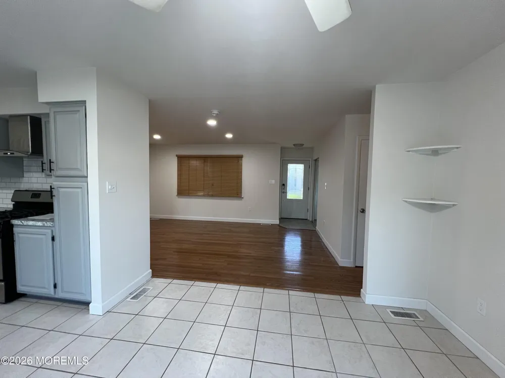 32 Carver Street Bayville, NJ 08721
