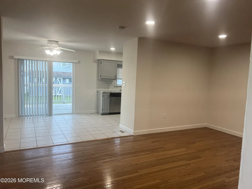 32 Carver Street Bayville, NJ 08721