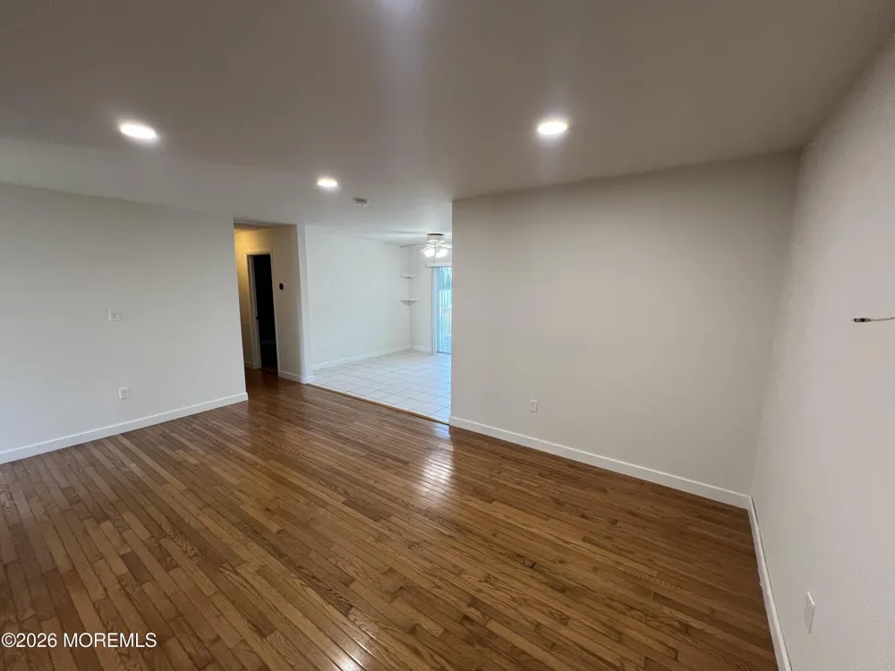 32 Carver Street Bayville, NJ 08721