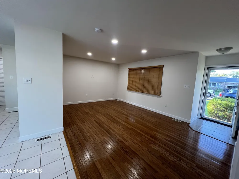 32 Carver Street Bayville, NJ 08721