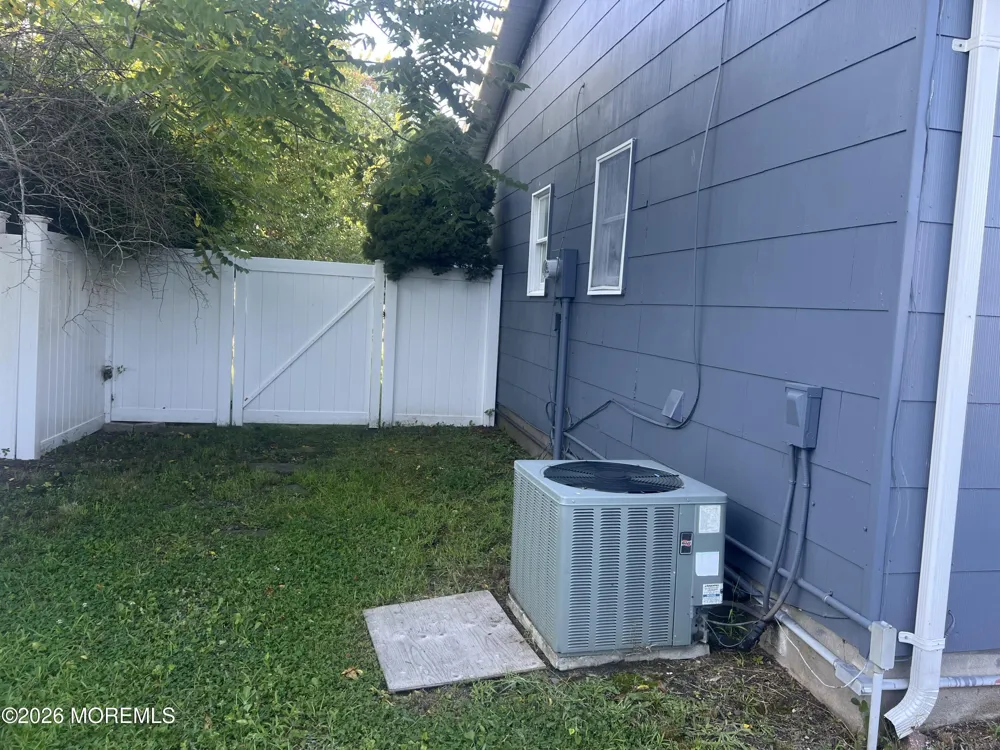 32 Carver Street Bayville, NJ 08721