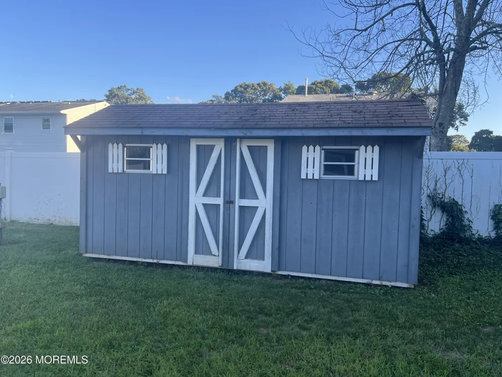 32 Carver Street Bayville, NJ 08721