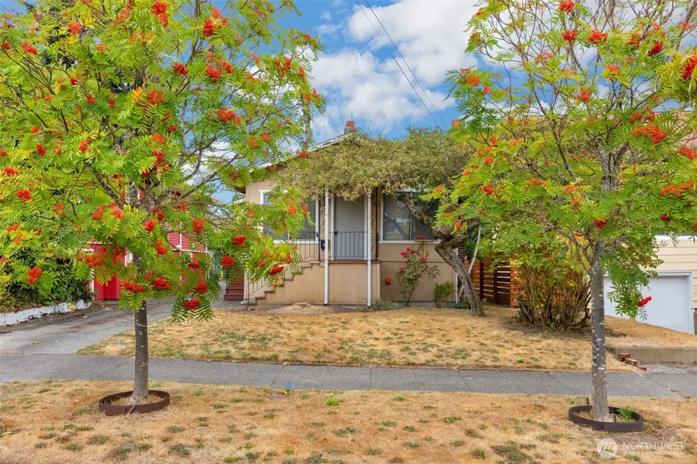 536 73rd Street Seattle, WA 98103