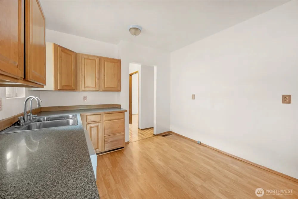 536 73rd Street Seattle, WA 98103