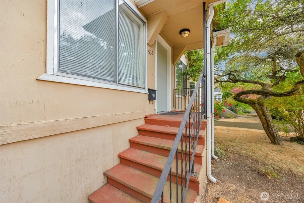 536 73rd Street Seattle, WA 98103