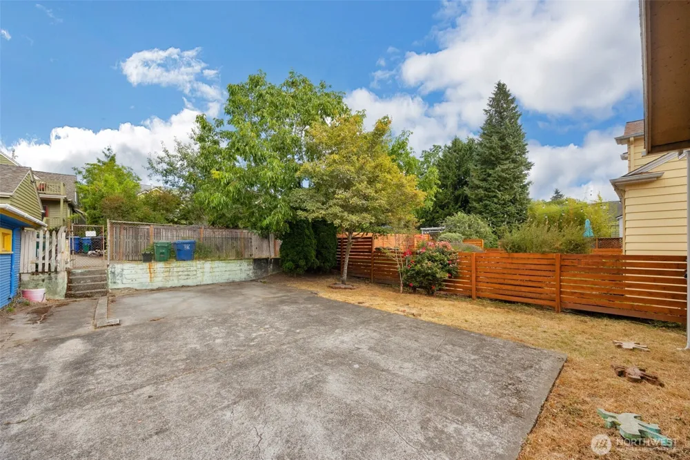 536 73rd Street Seattle, WA 98103