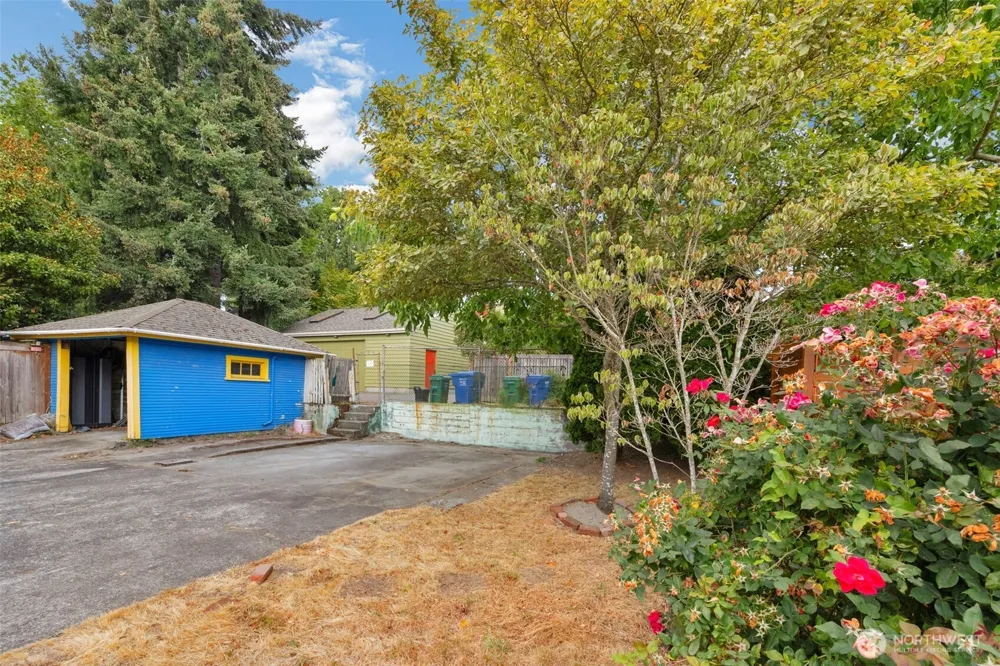 536 73rd Street Seattle, WA 98103
