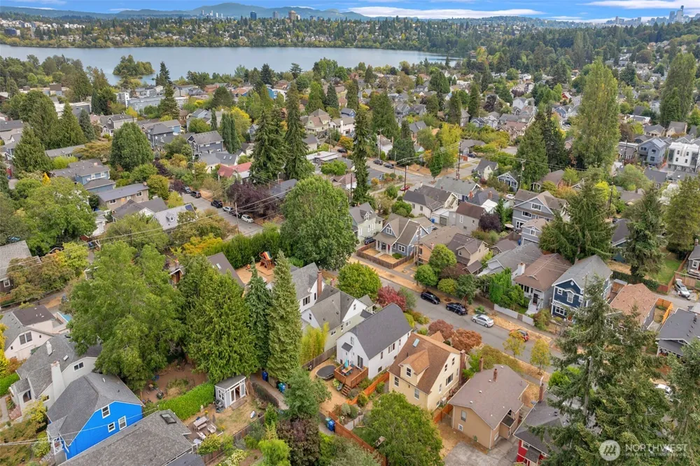536 73rd Street Seattle, WA 98103