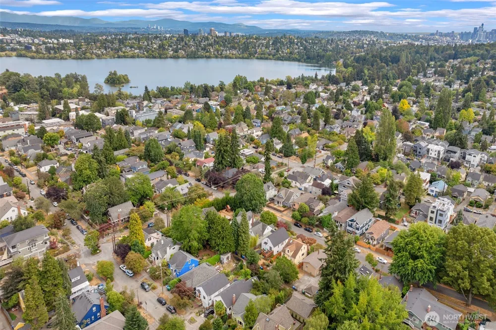 536 73rd Street Seattle, WA 98103