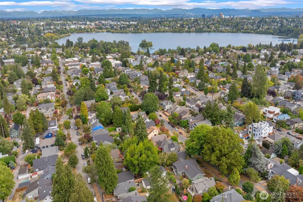 536 73rd Street Seattle, WA 98103