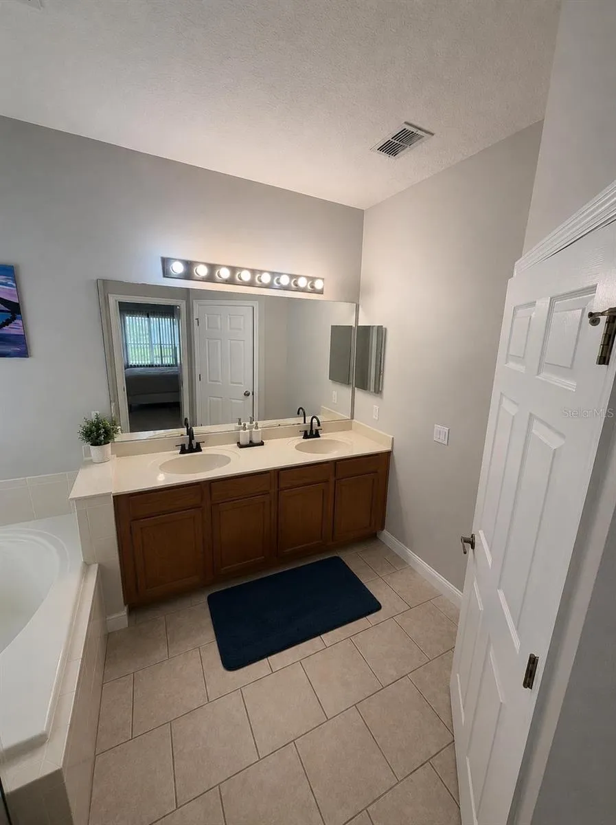 8818 HASTINGS BEACH BOULEVARD Orlando, FL 32829