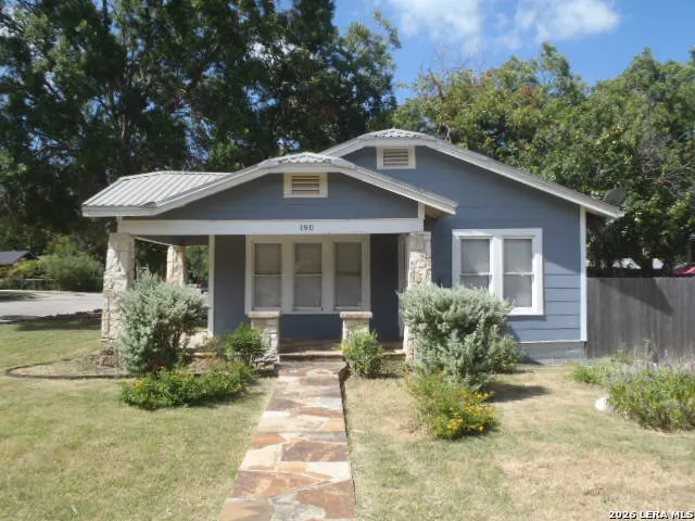 190 S CHESTNUT AVE New Braunfels, TX 78130