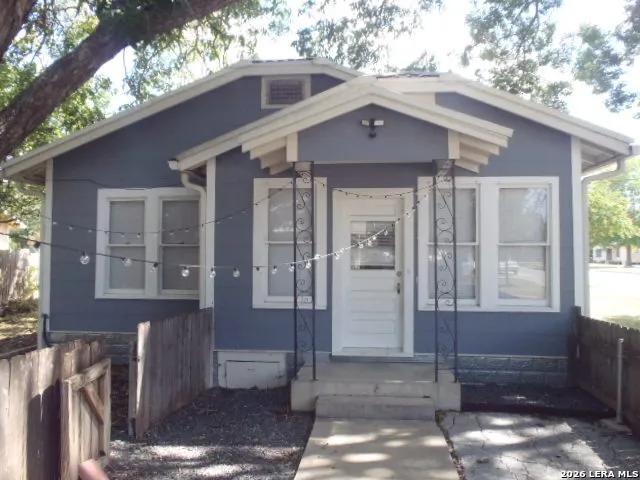 190 S CHESTNUT AVE New Braunfels, TX 78130