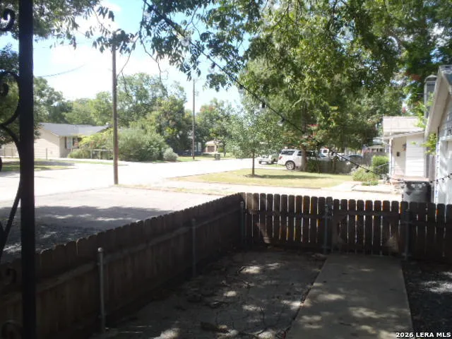 190 S CHESTNUT AVE New Braunfels, TX 78130