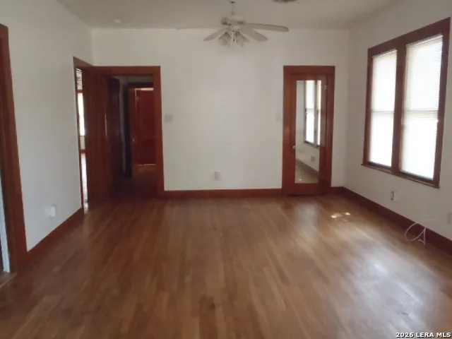 190 S CHESTNUT AVE New Braunfels, TX 78130