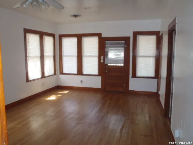 190 S CHESTNUT AVE New Braunfels, TX 78130