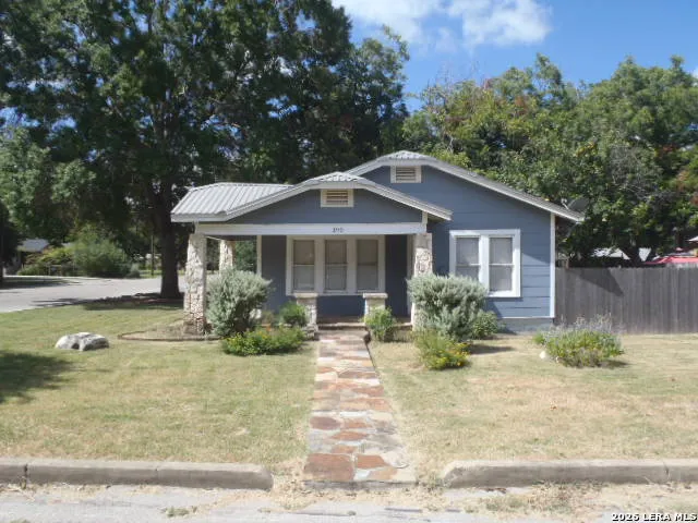 190 S CHESTNUT AVE New Braunfels, TX 78130