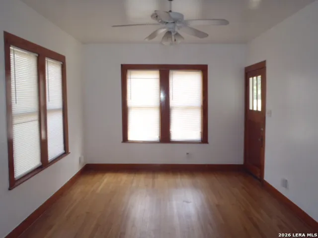 190 S CHESTNUT AVE New Braunfels, TX 78130