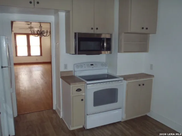 190 S CHESTNUT AVE New Braunfels, TX 78130