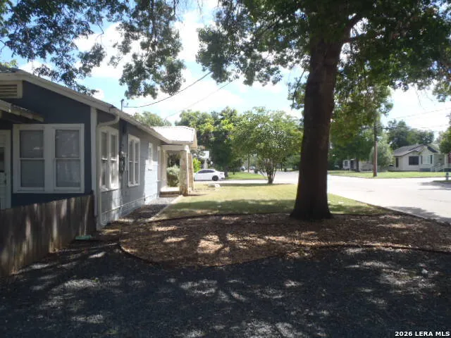 190 S CHESTNUT AVE New Braunfels, TX 78130