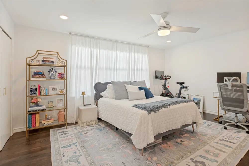 6234 Bandera Avenue #D Dallas, TX 75225