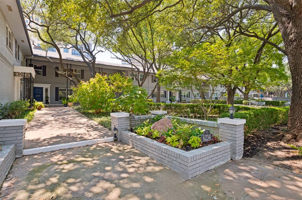 6234 Bandera Avenue #D Dallas, TX 75225