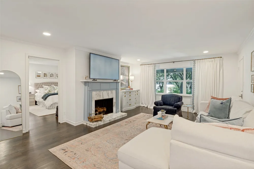 6234 Bandera Avenue #D Dallas, TX 75225