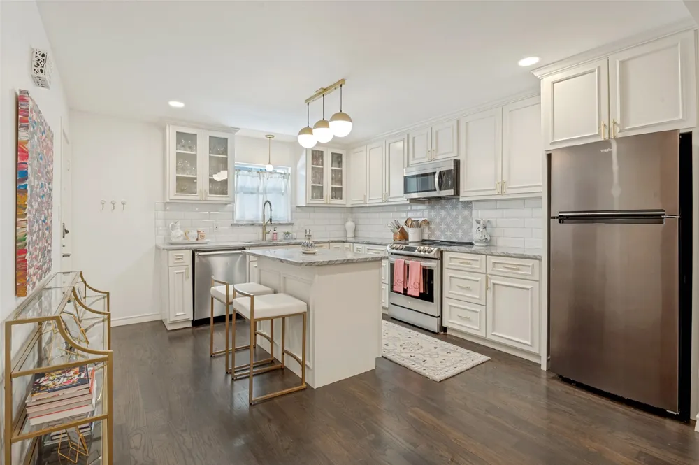 6234 Bandera Avenue #D Dallas, TX 75225
