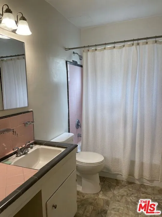 1137 Wilcox Place #6 Los Angeles, CA 90038