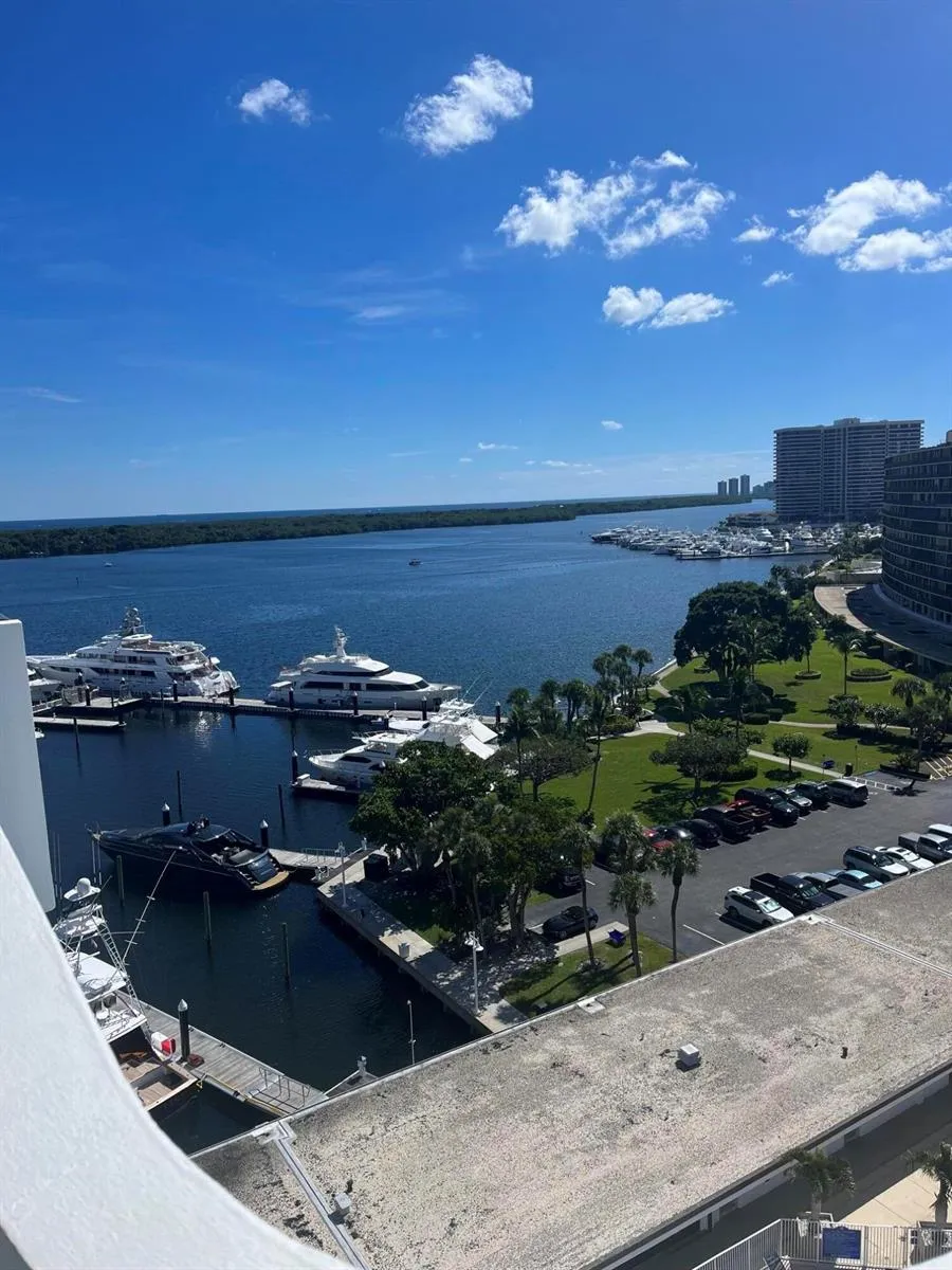 1208 MARINE WAY #905 North Palm Beach, FL 33408