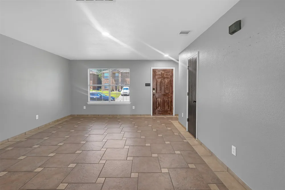 8109 Zephyr Court Arlington, TX 76002