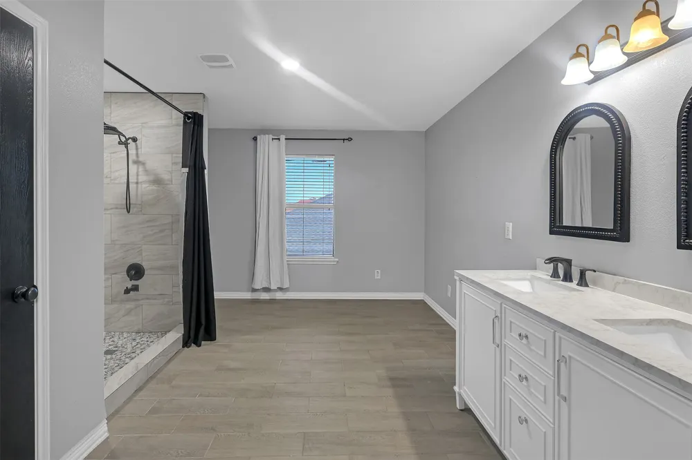 8109 Zephyr Court Arlington, TX 76002
