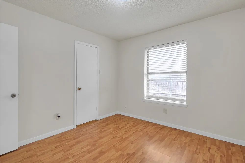919 Southmoor Drive Arlington, TX 76010