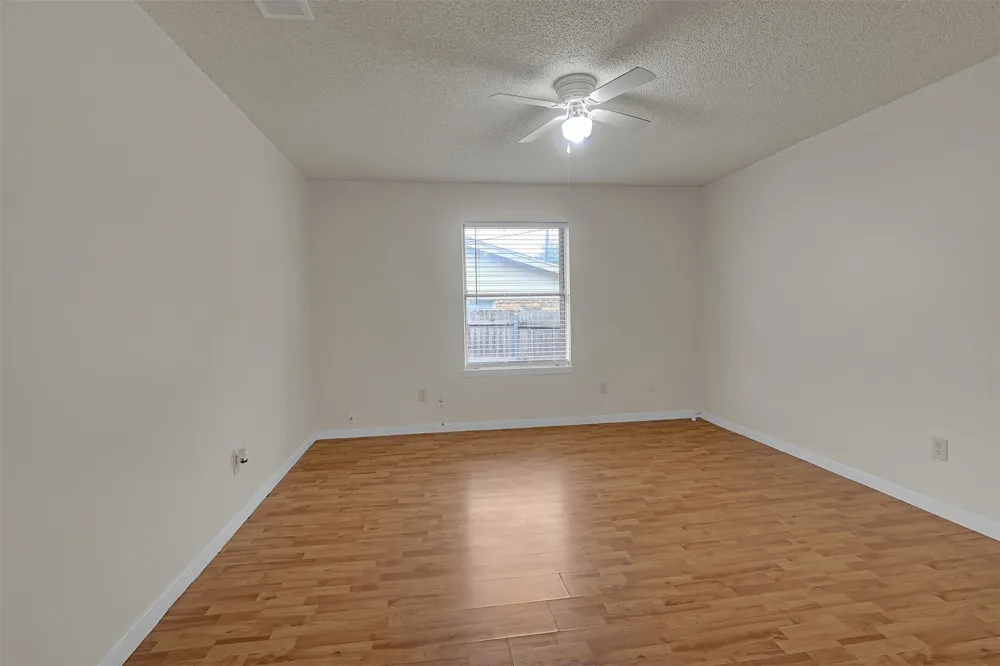 919 Southmoor Drive Arlington, TX 76010