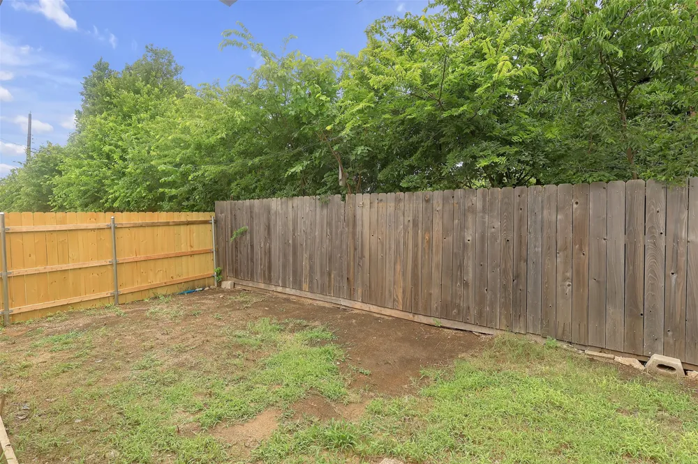 919 Southmoor Drive Arlington, TX 76010