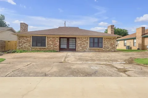 919 Southmoor Drive