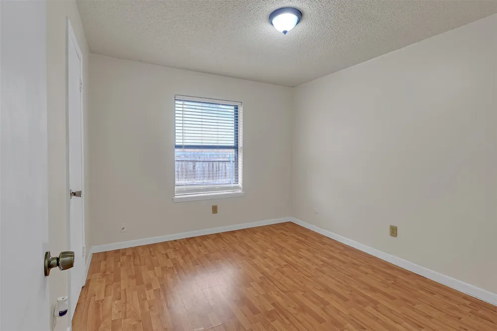 919 Southmoor Drive Arlington, TX 76010
