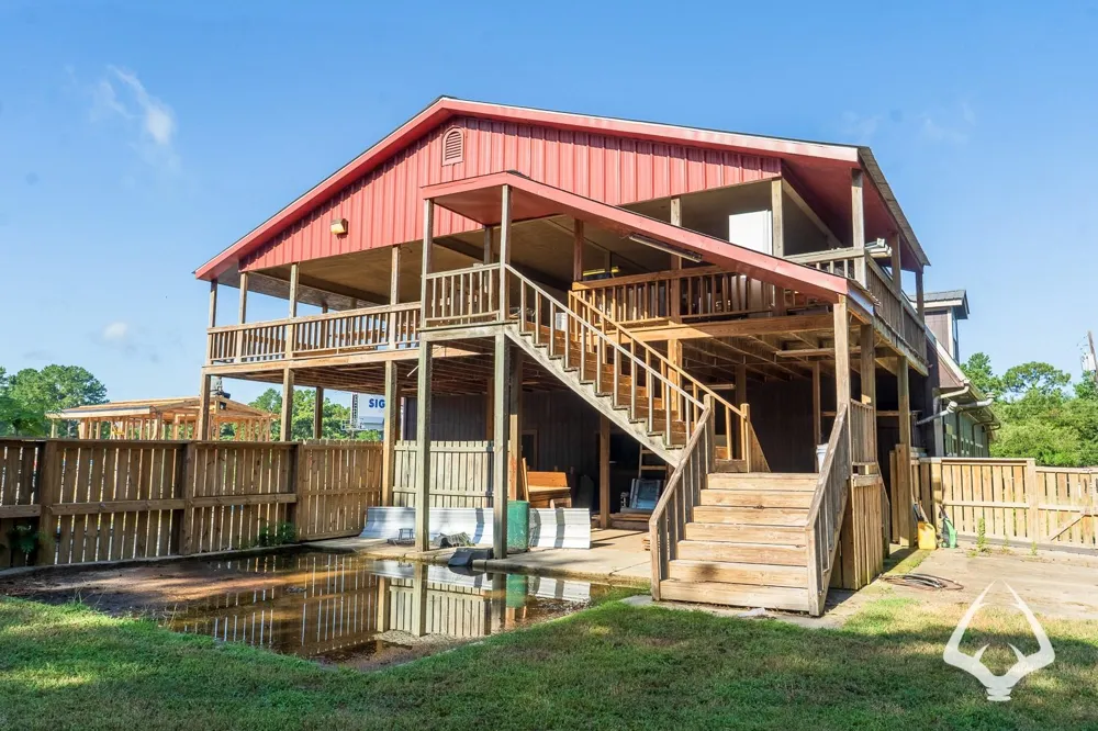 205 South Wheeler Ave Colmesneil, TX 75938