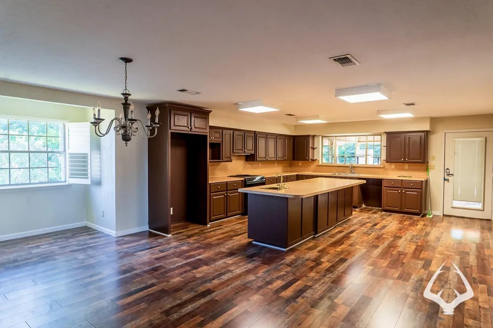 205 South Wheeler Ave Colmesneil, TX 75938