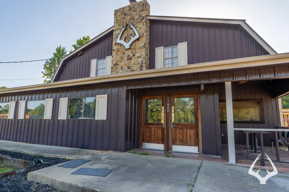 205 South Wheeler Ave Colmesneil, TX 75938