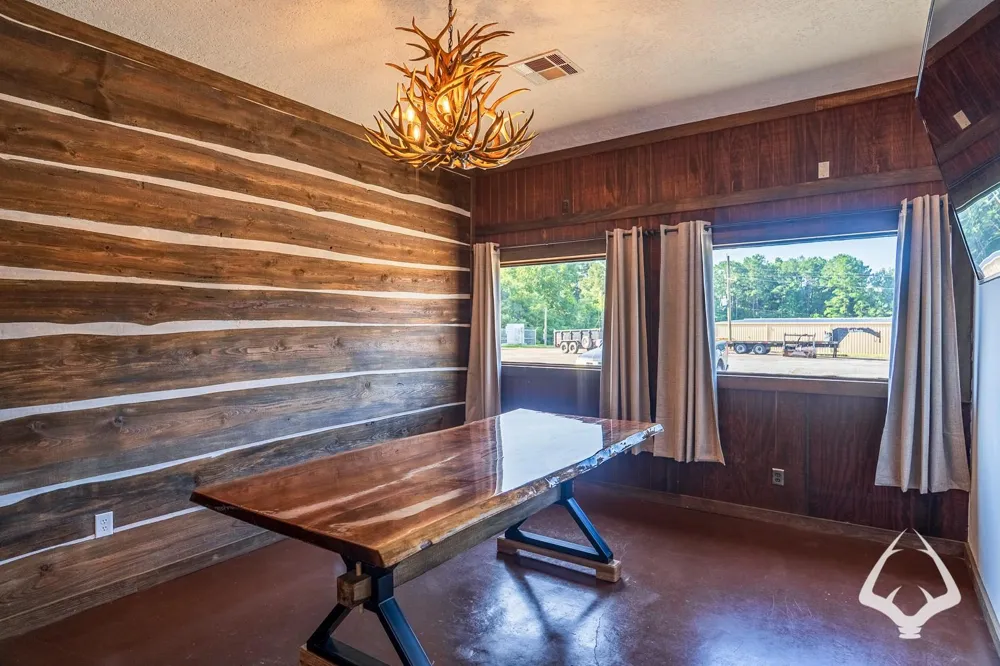 205 South Wheeler Ave Colmesneil, TX 75938