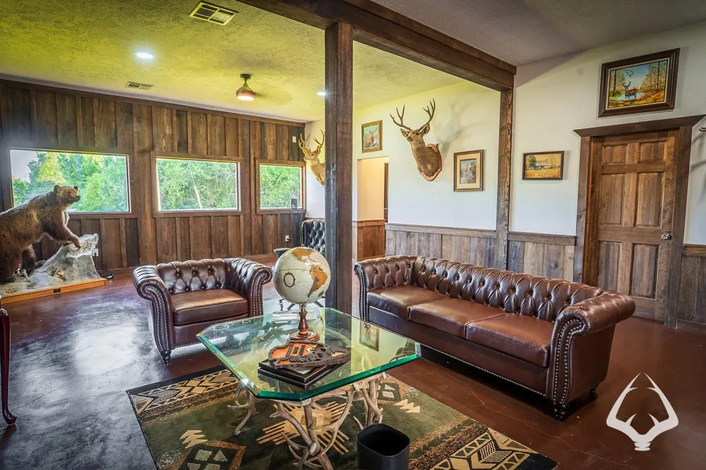 205 South Wheeler Ave Colmesneil, TX 75938