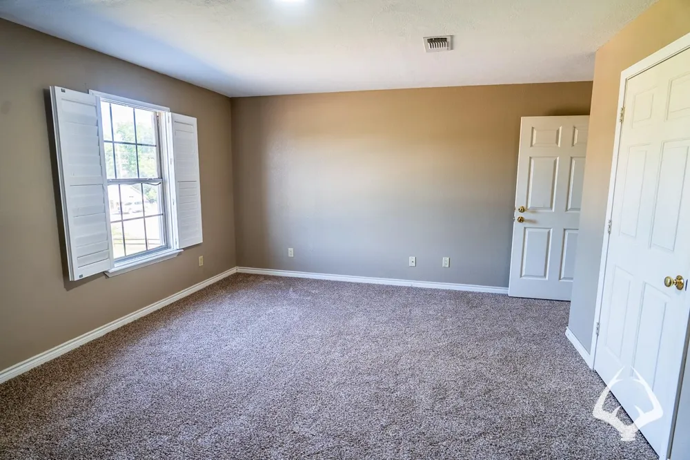 205 South Wheeler Ave Colmesneil, TX 75938
