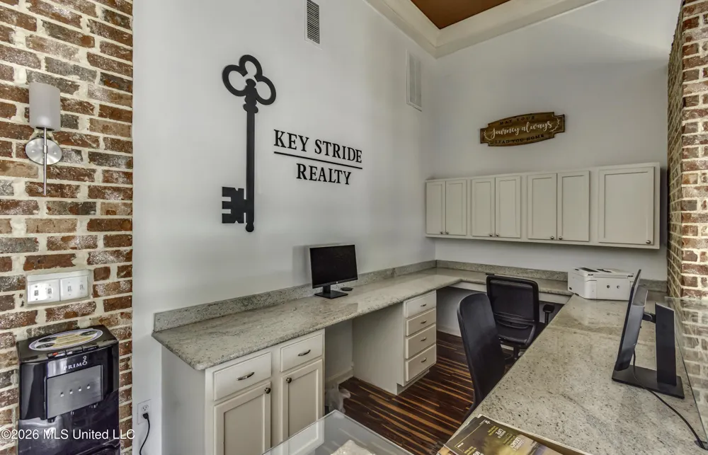 1127 Old Fannin Road Brandon, MS 39047