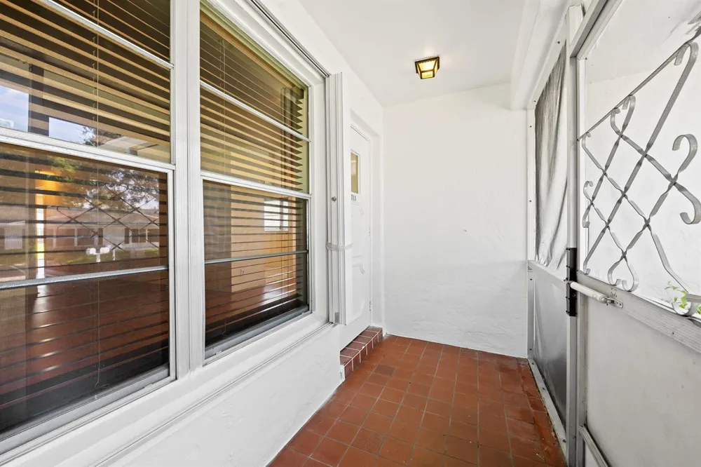 8711 NW 10TH STREET #D101 Plantation, FL 33322