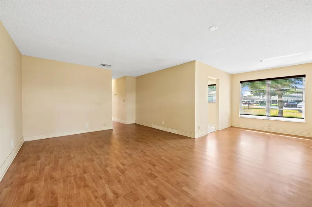 8711 NW 10TH STREET #D101 Plantation, FL 33322