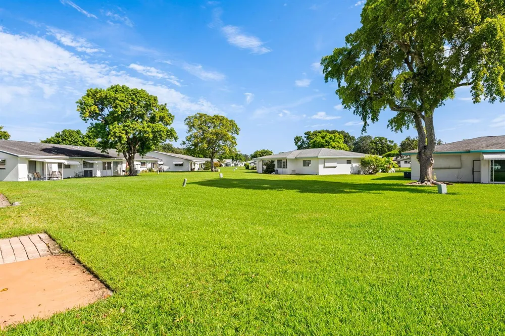 8711 NW 10TH STREET #D101 Plantation, FL 33322