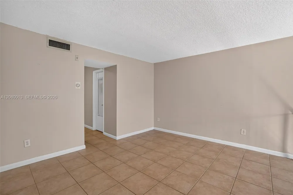8600 SW 109th Ave #4-205 Miami, FL 33173